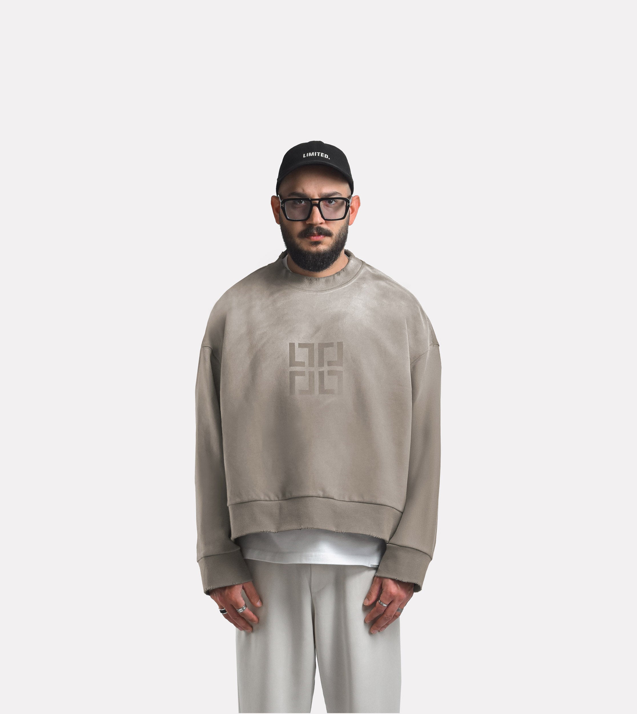 Cropped LIMITED. Infinity Oversized Sweatshirt